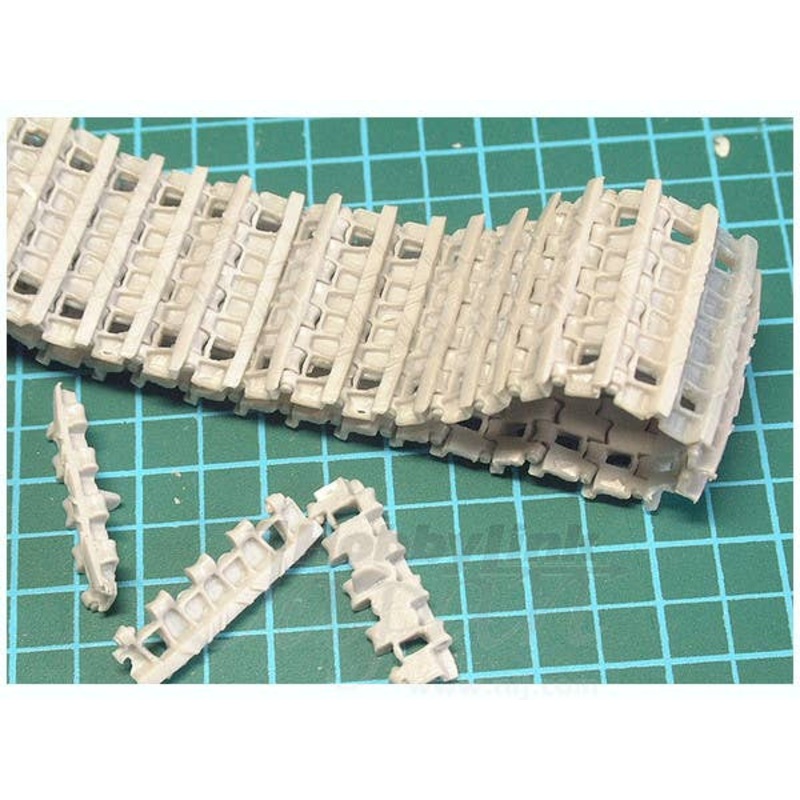 1/35 E-25 Snap-Fit Caterpillar (for Trumpeter)