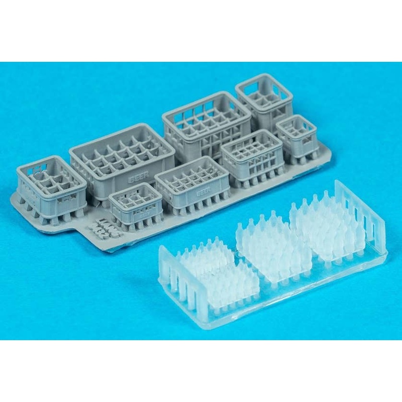 Beer & Soft Drink w/Case (Modern) x 8 (1/48, 1/72)