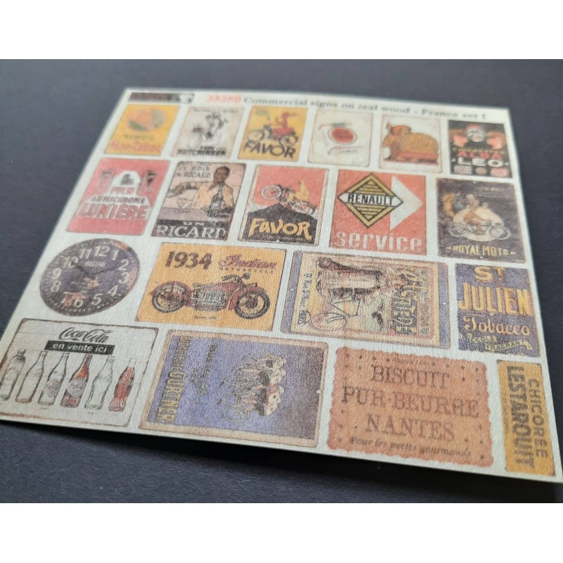 1/35 Wooden Commercial Sign French Set 1