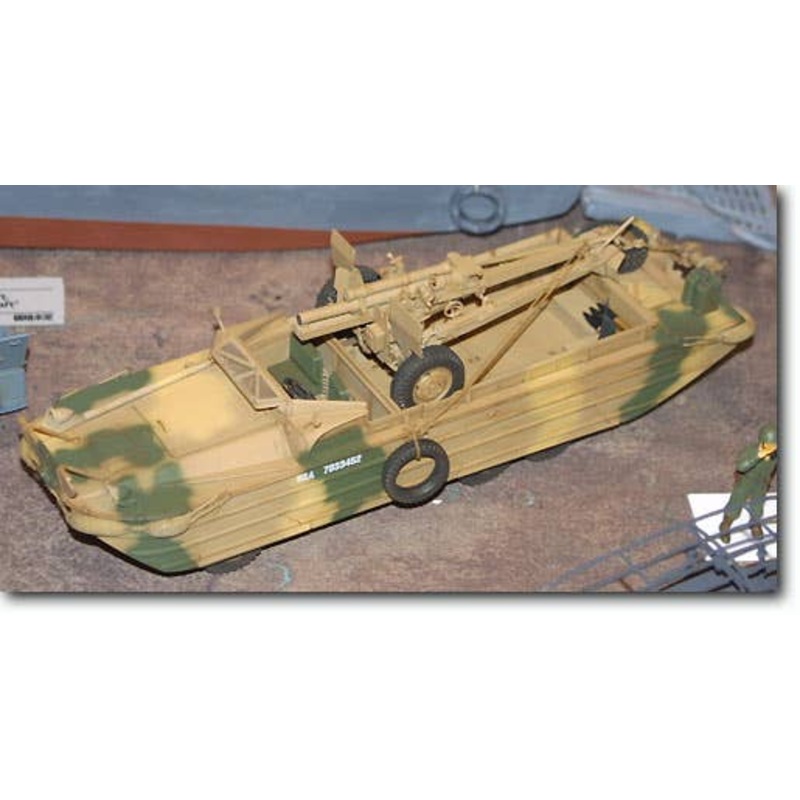 1/35 DUKW w/105mm Howitzer