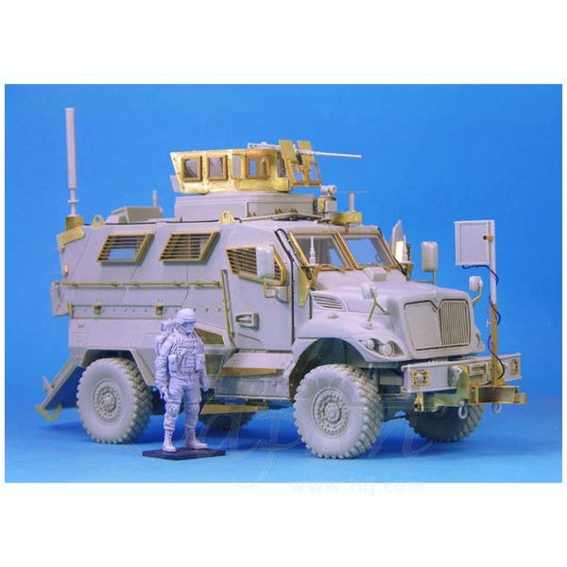 1/35 4x4 MRAP Truck Full Kit