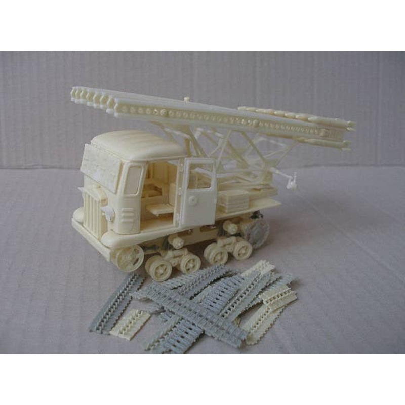 1/35 STZ-5 BM13-16 Soviet WWII Rocket Launcher