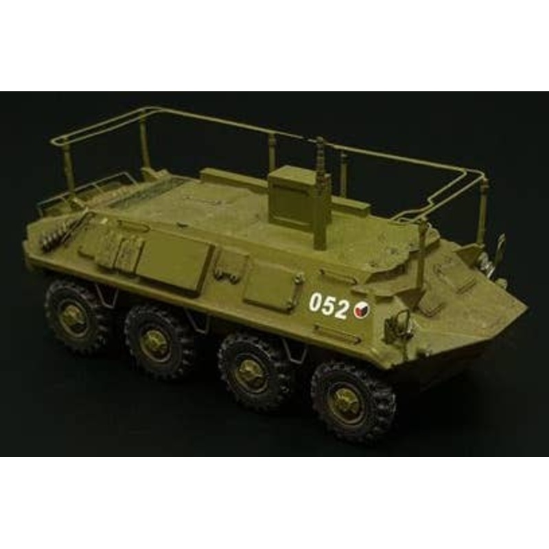 1/144 BTR-60 PU