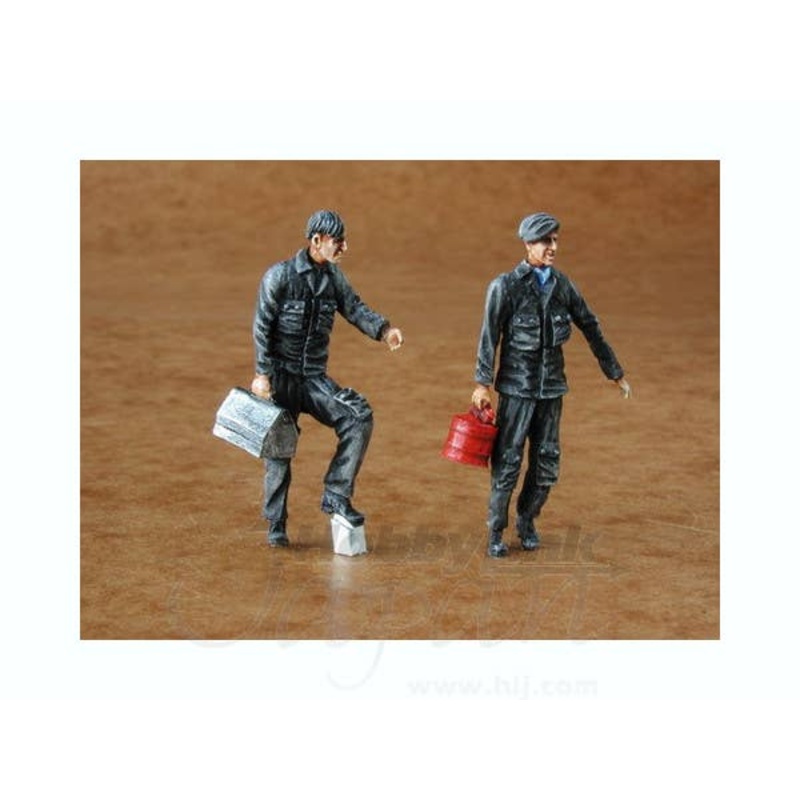1/48 Warsaw Pact mechanic 2 figures