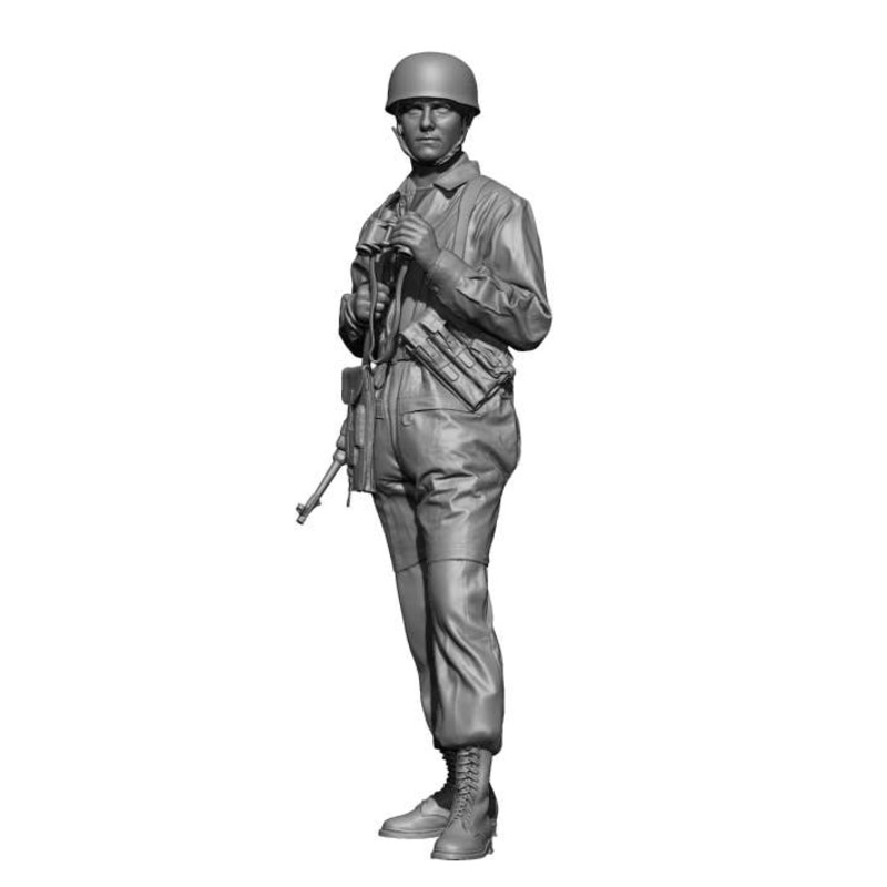 1/48 WWII German Fallschirmjager #2 Inspecting the Combat Situation