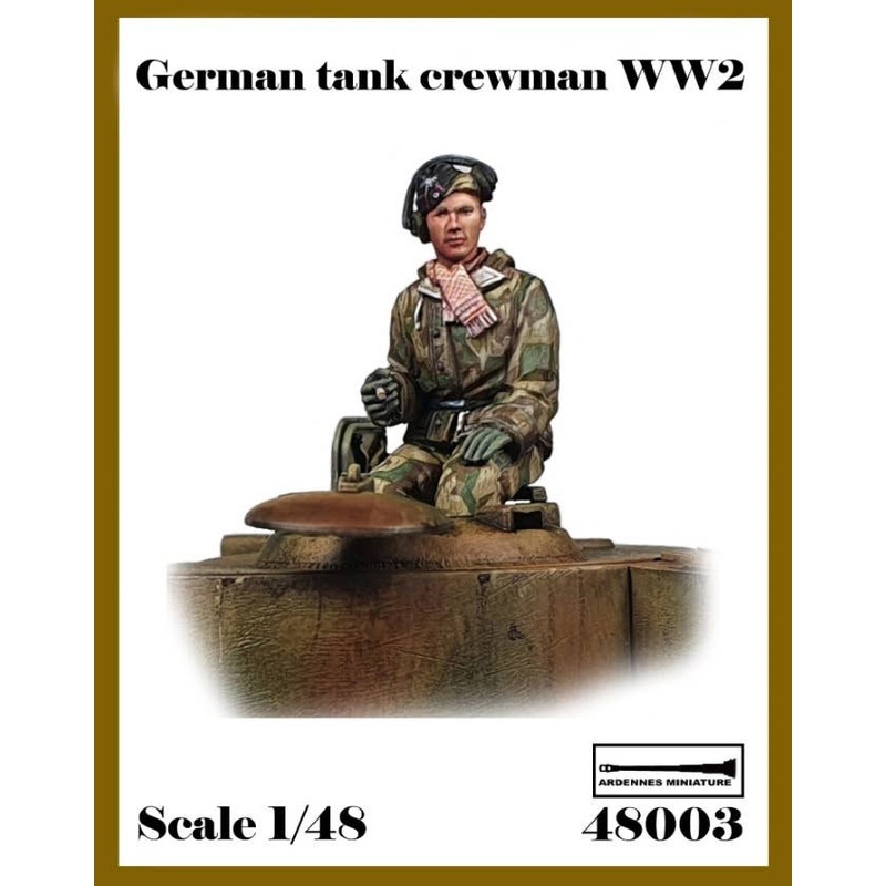 1/48 WWII German Tank Crew In Winter Gear Sitting In Hatch