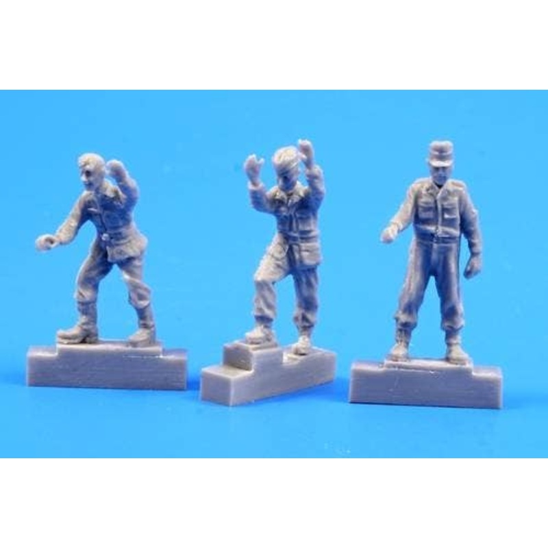 1/72 German A4/V2 Missile Launch Platform Personnel WWII (3 figures)