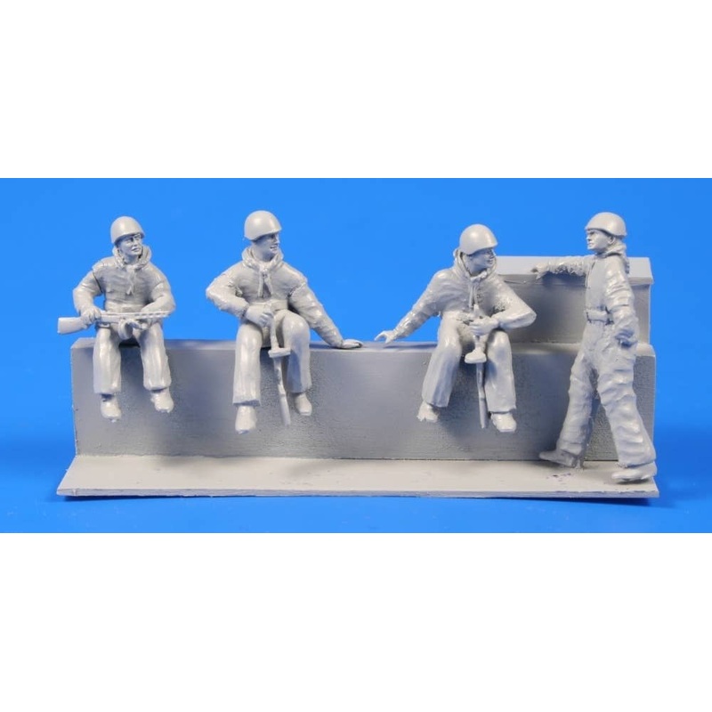 1/72 German Panzer Crew Sitting (4 Figures)