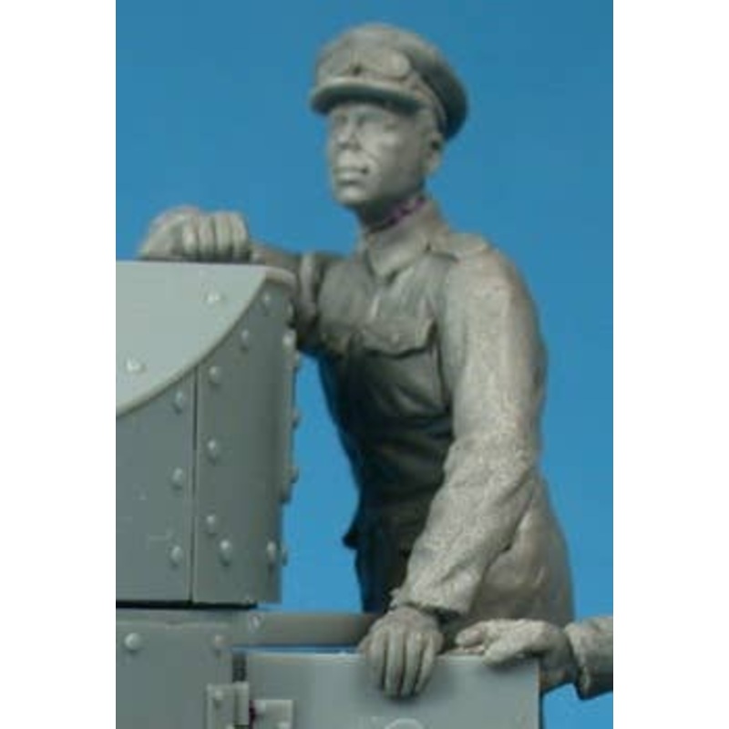 1/35 British RNAS Armoured Car Division Crewman Observing