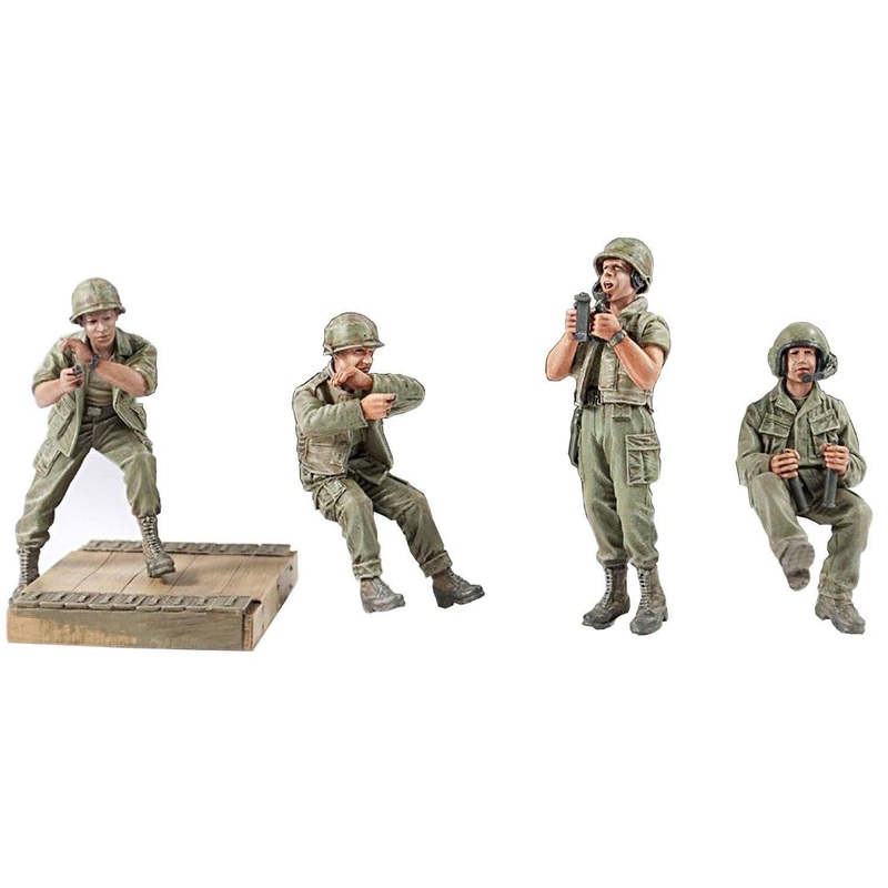 1/35 U.S. Army M113 ACAV Crew in Vietnam War (4 Figures)