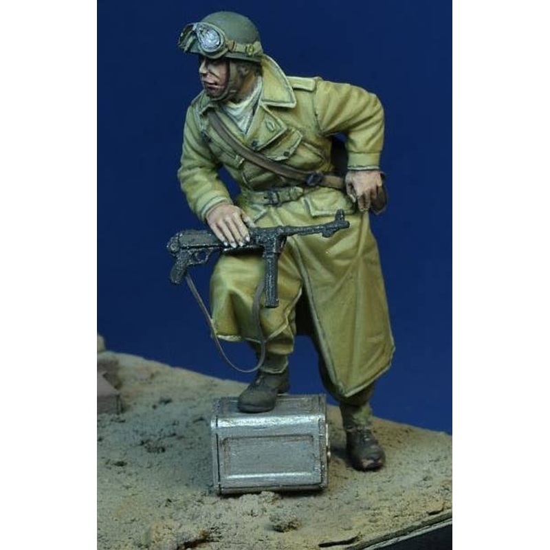 1/35 WW.II Canadian Army Canadian Motorcycle Courier Takes a Break