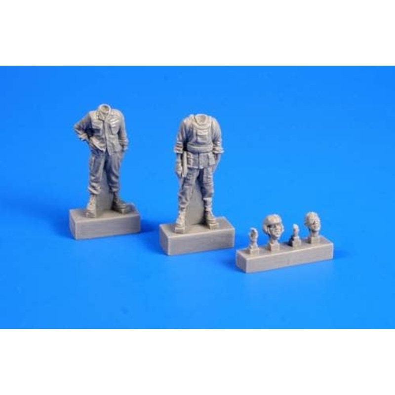 1/48 US Army Bell AH-1 Pilot and Gunner (Vietnam War)