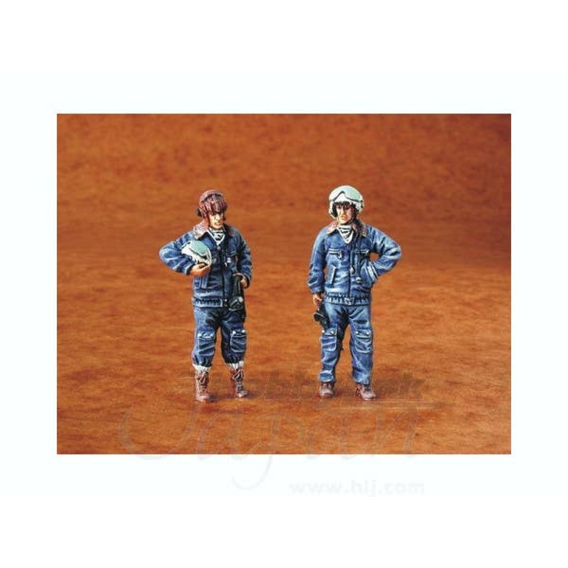 1/48 Warsaw Pact pilots 2 figures