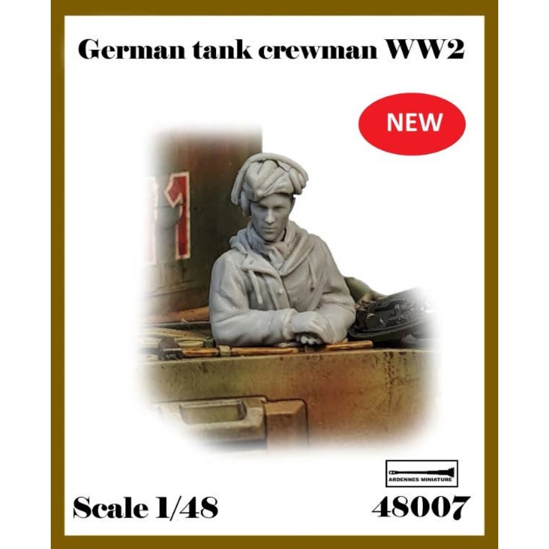 1/48 WWII German Tank Soldier In Winter Equipment Coming Out Of The Hatch (Bust)