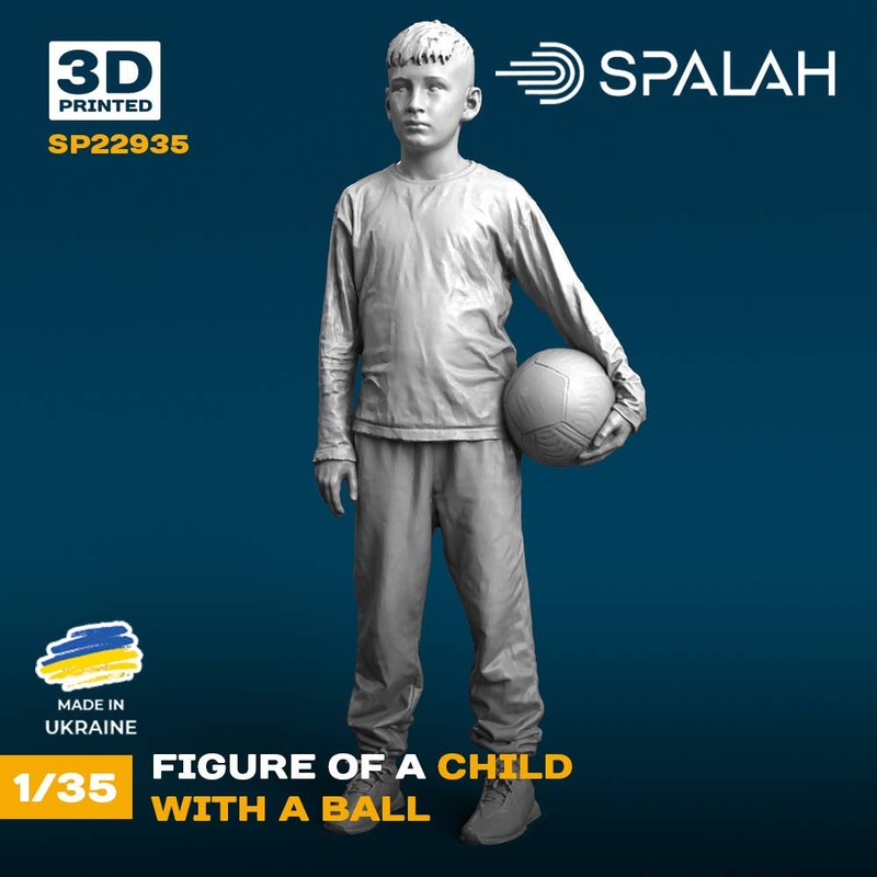 1/35 Figure Child with a ball