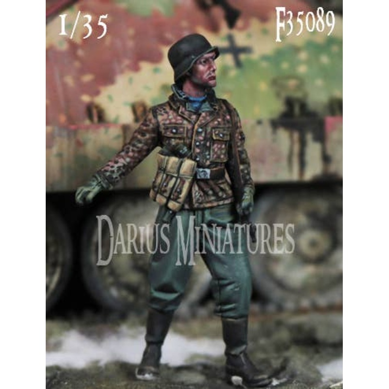 1/35 German WSS Soldiers