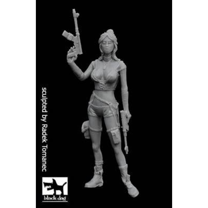 1/35 Post Apocalyptic Woman No.2