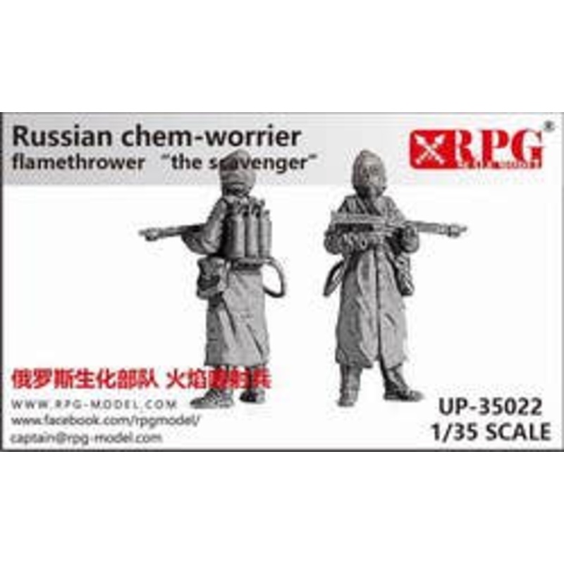 1/35 Russian Flame Thrower Gunner Scavenger