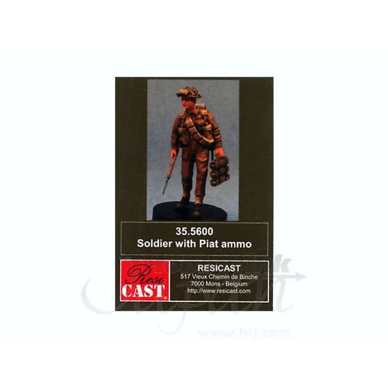 1/35 Soldier with Piat Ammo
