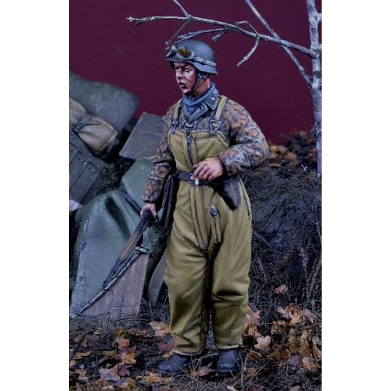 1/35 WWII German Waffen-SS Noncommissioned Officer in Tanker Trousers Hansen Combat Team Ardennes 1944