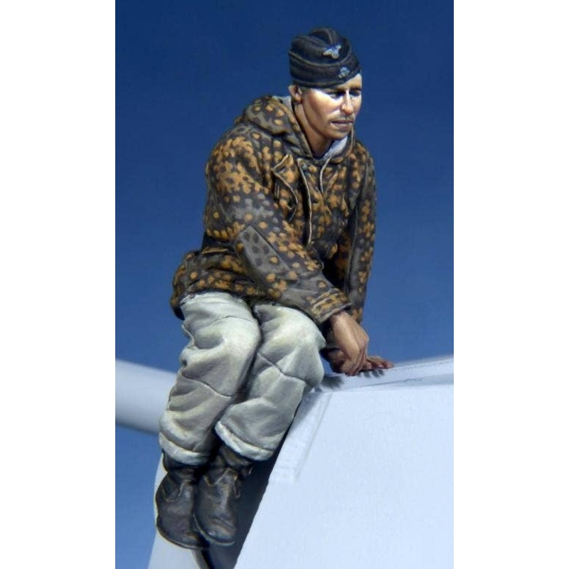 1/35 German Panther Crewman WWII #1