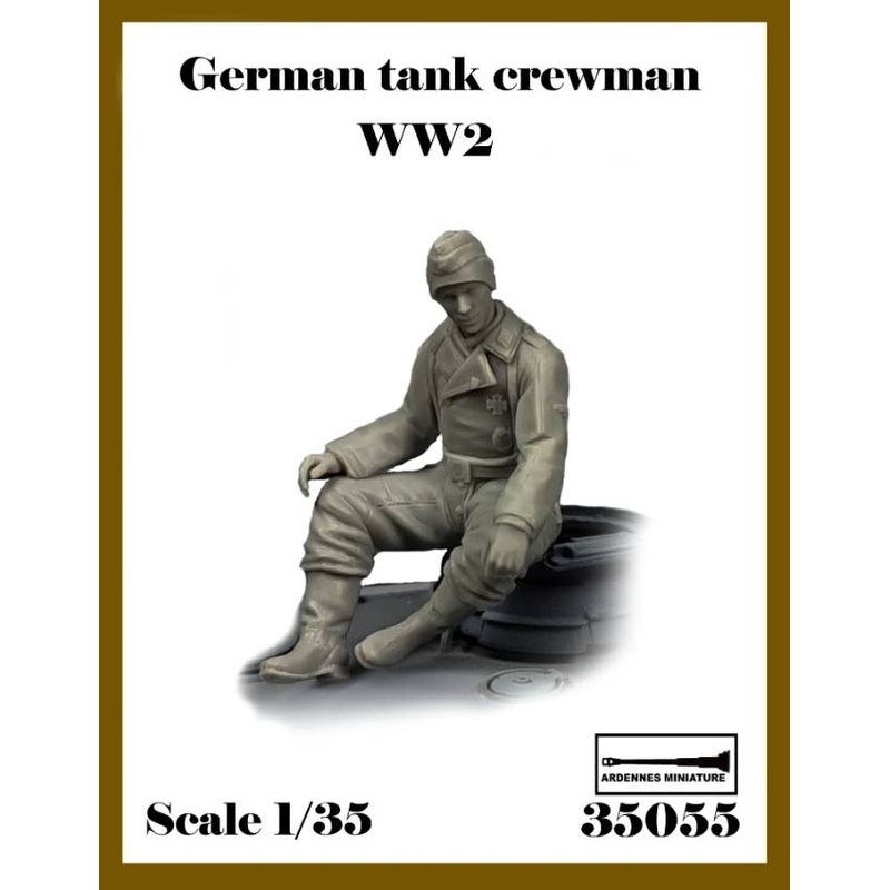 1/35 WWII German Army Sitting Winter Tank Soldier #2