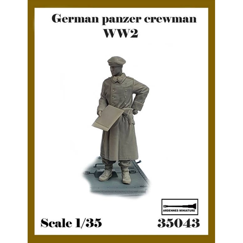 1/35 WWII German Tank Crew Early in the War #4 Tank Commander with Map (1pcs)