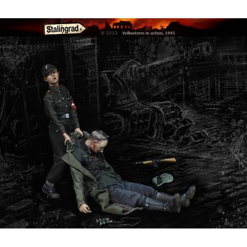 1/35 WWII Volkssturm Death Fight 1945 Child Soldier w/ Fallen Soldier (Set Of 2)