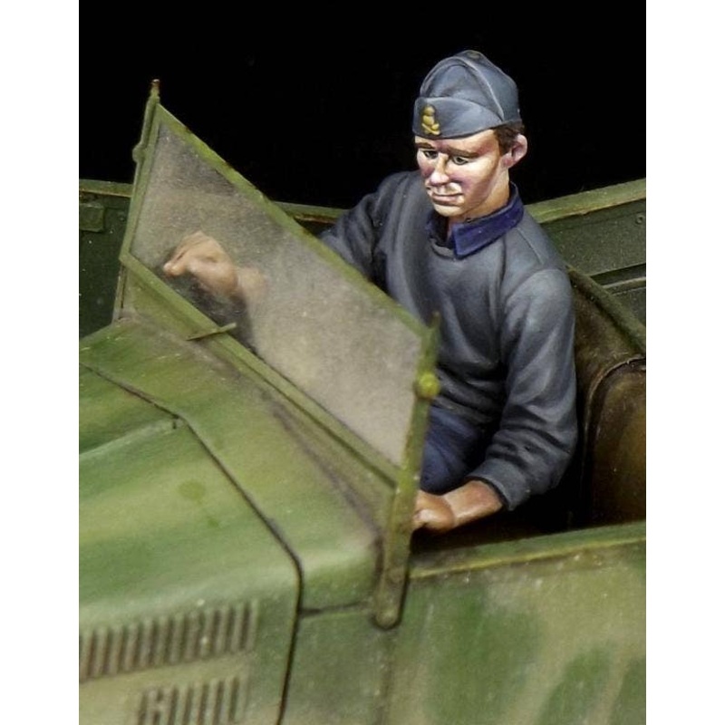 1/35 Driver for Italian Staff Car 508CM Coloniale (for Tamiya, Italeri)