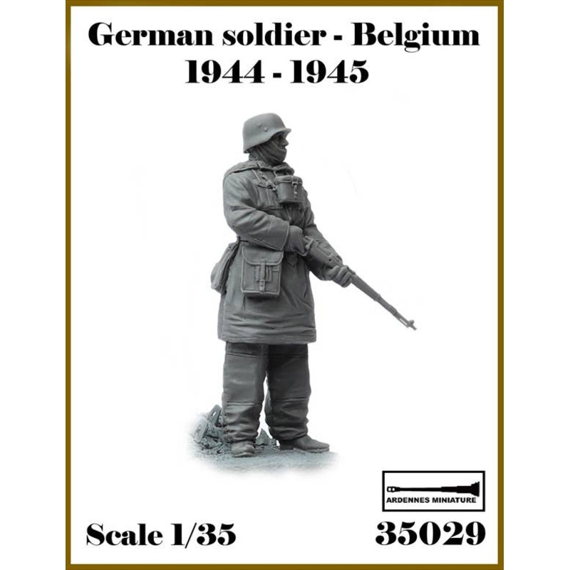 1/35 WWII German Belgian Battle 1944-1945 #2 Soldier with Rifle (1pcs)