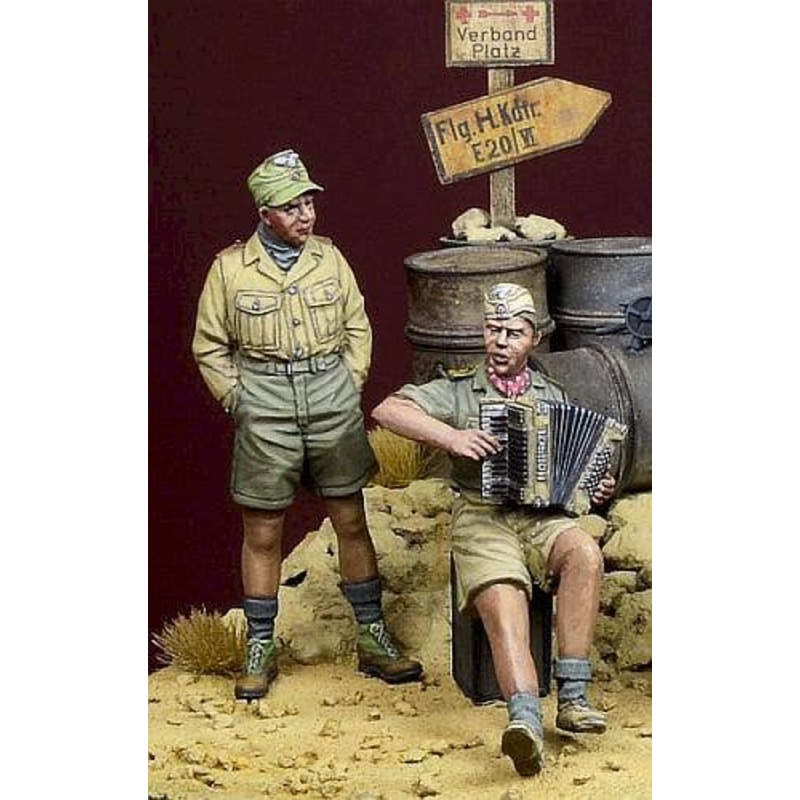 1/35 WWII German DAK Soldier Resting Set Vol.1 North Africa 1941-43 (2 figures)