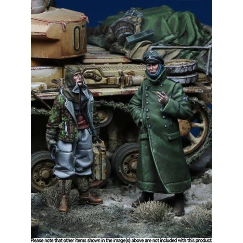 1/35 WWII German Tank Crew Set (2 units included) Tank Commander and Mechanic