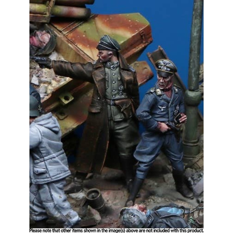 1/35 WWII German Waffen-SS Officer Set 3 Responding Jager (2 Units Included)