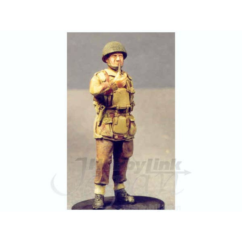1/35 Airborne Officer at Ease