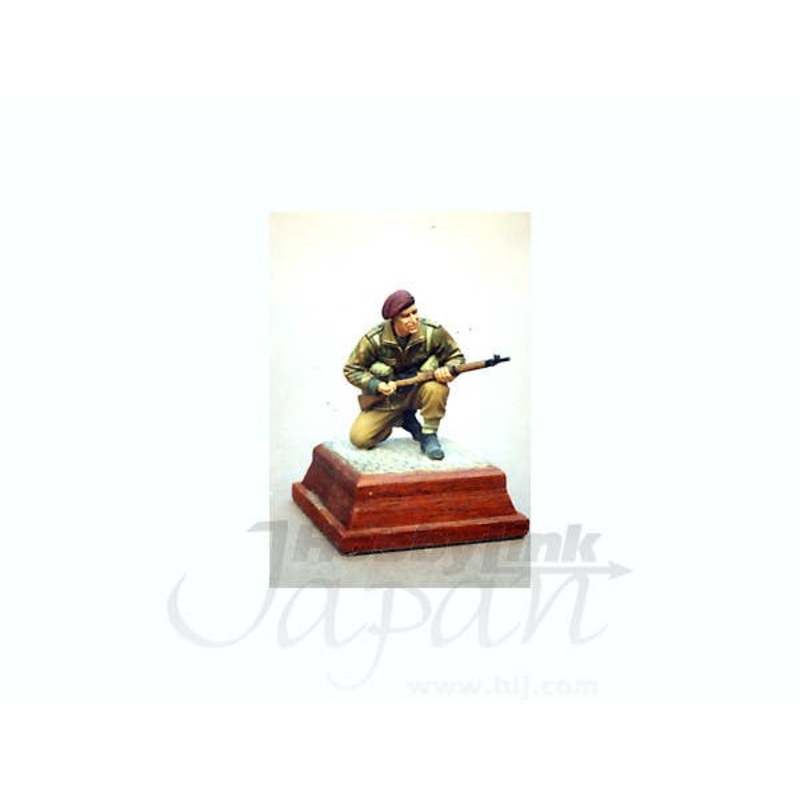 1/35 British Para 1944 to 1960s Kneeling Cocking Rifle