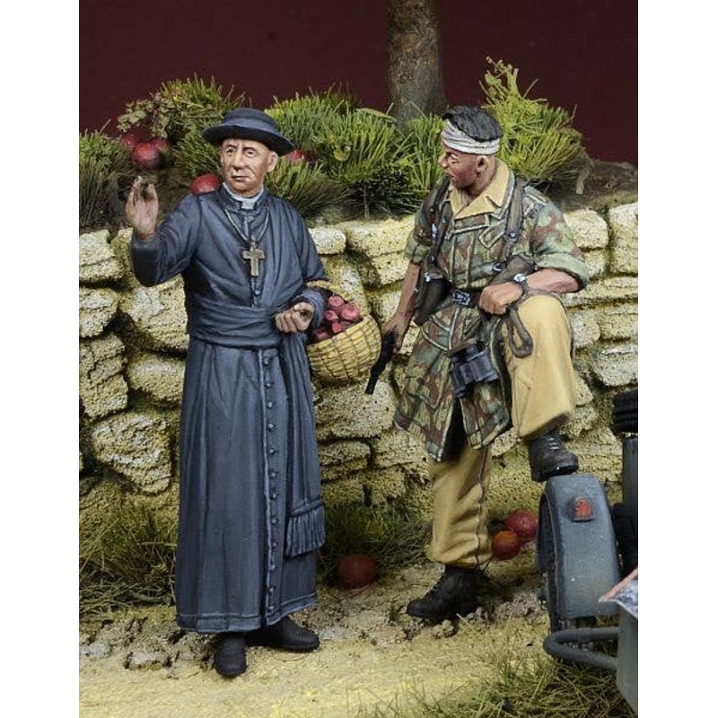 1/35 Fallschirmjager with a Priest, Italy 1943-44