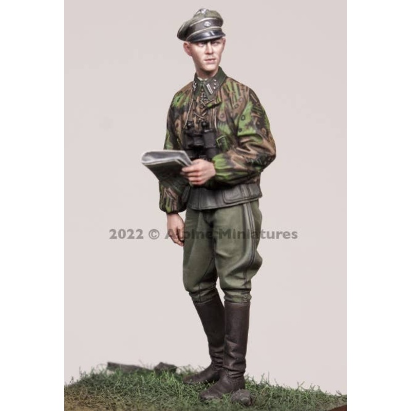 1/35 WW.II German Waffen-SS Grenadier Officer