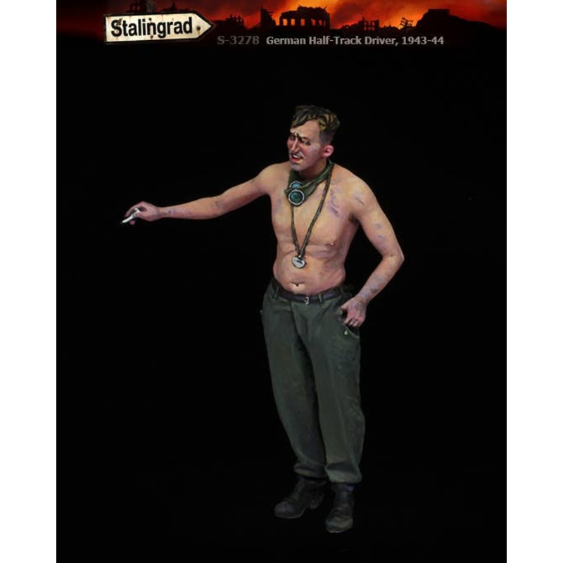 1/35 WWII Germany Half-Naked Half-Truck Driver 1943-44