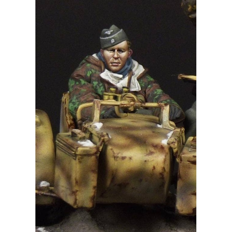 1/35 German Motorcycle Passenger
