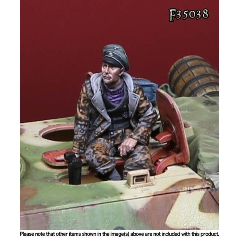 1/35 German WSS Officer #1