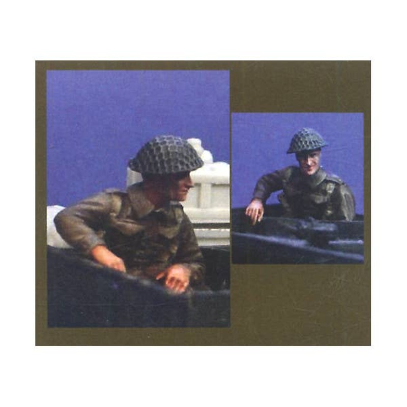 1/35 Soldier Seated in Carrier (Elbow on side)