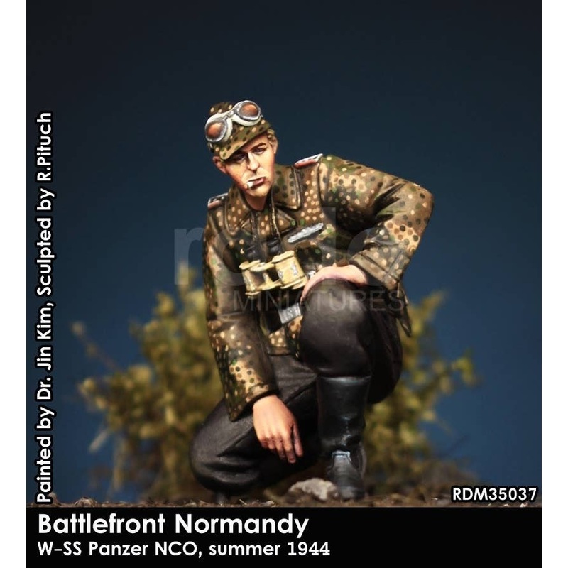 1/35 WW.II German Waffen-SS Tank Crew Waiting For A Counterattack Noncommissioned Officer Summer 1944
