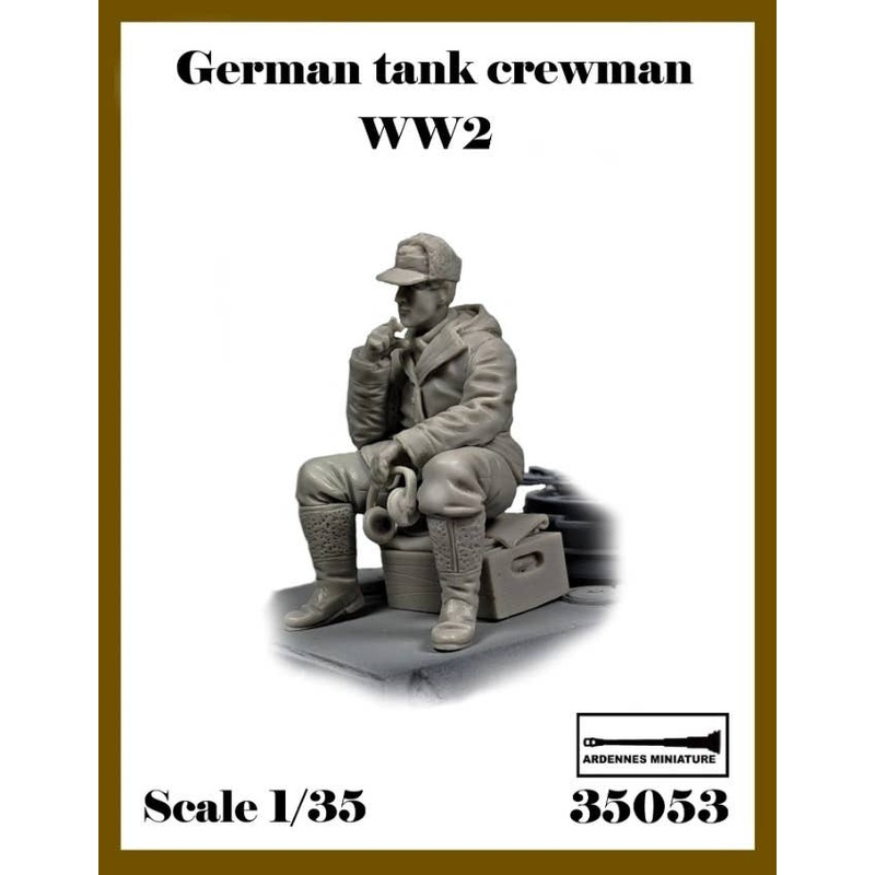 1/35 WWII German Army Sitting Winter Tank Soldier #1