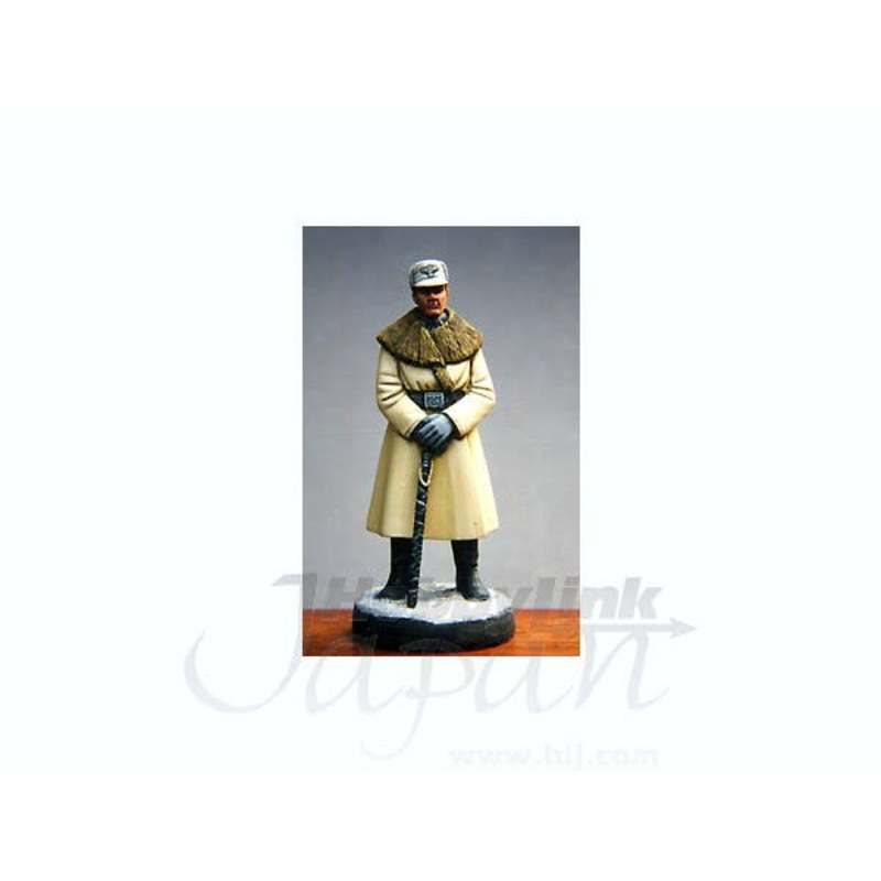 1/35 Officer Pz Dn Nordland in Winter Coat WWII