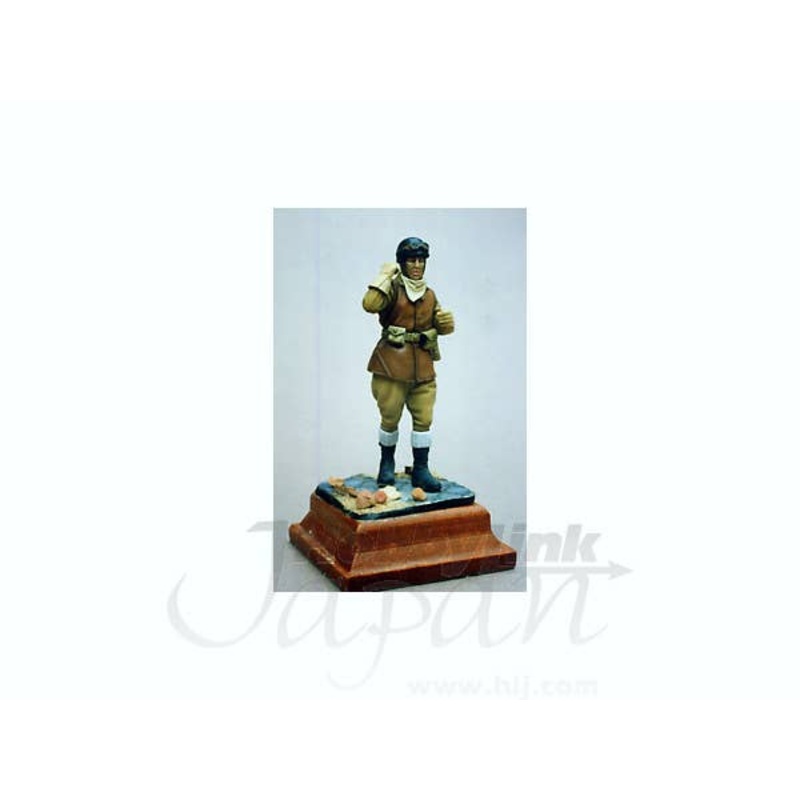 1/35 UK/Canadian Motorcyclist Late WWII and Postwar