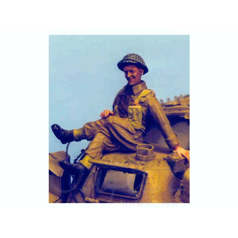 1/35 UK Soldier Seated at Ease #2