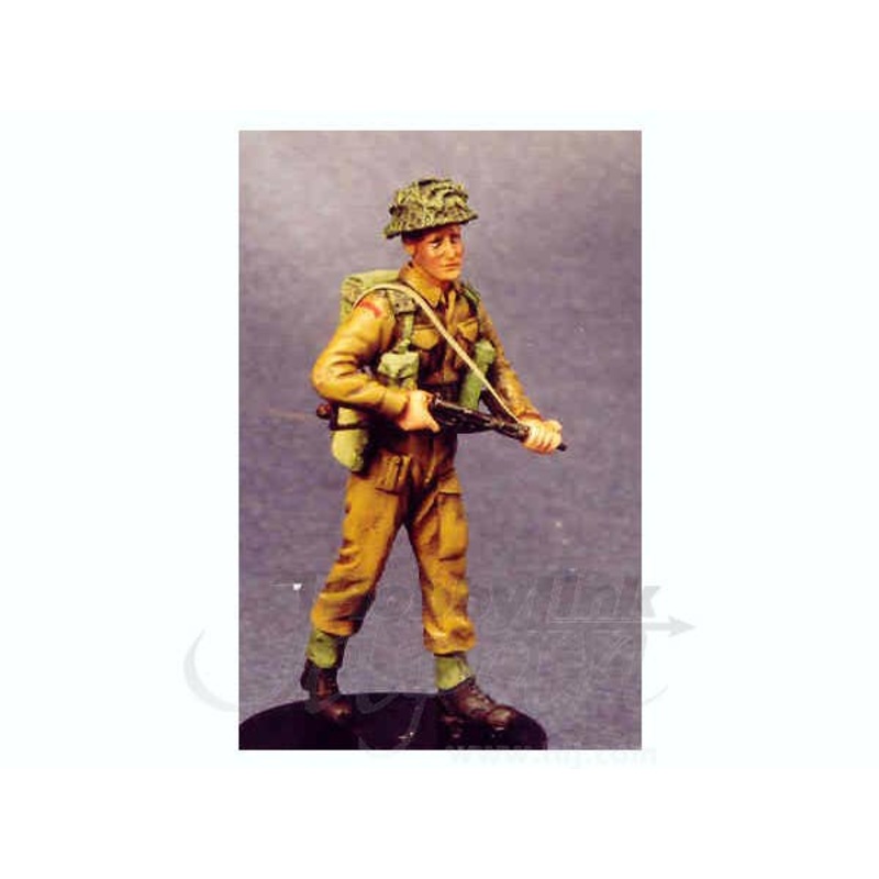 1/35 UK Soldier with Sten #1