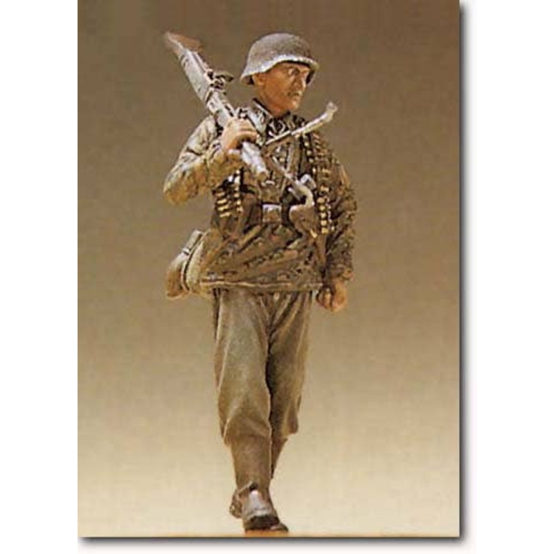 1/35 Walking SS Infantry MG Gunner