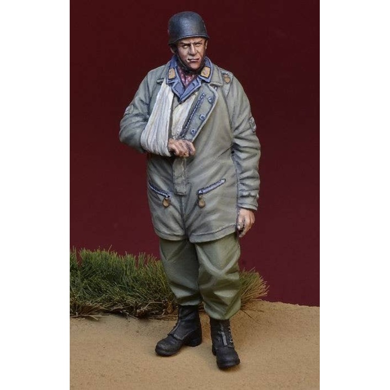 1/35 WWII Fallschirmjager in Early Jump Smock 1940-41