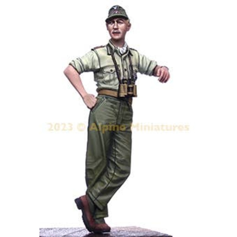 1/35 WWII German Africa Corps Armored Corps Noncommissioned Officer
